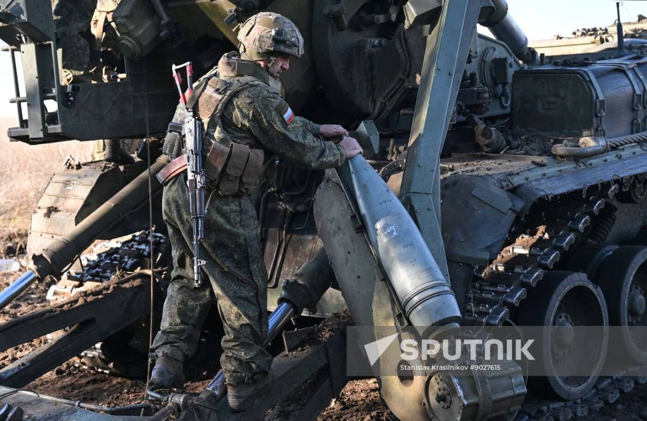 203-мм САУ 2С7М "Малка" армии России на покровском направлении 203-мм САУ 2С7М "Малка" армии России на покровском направлении