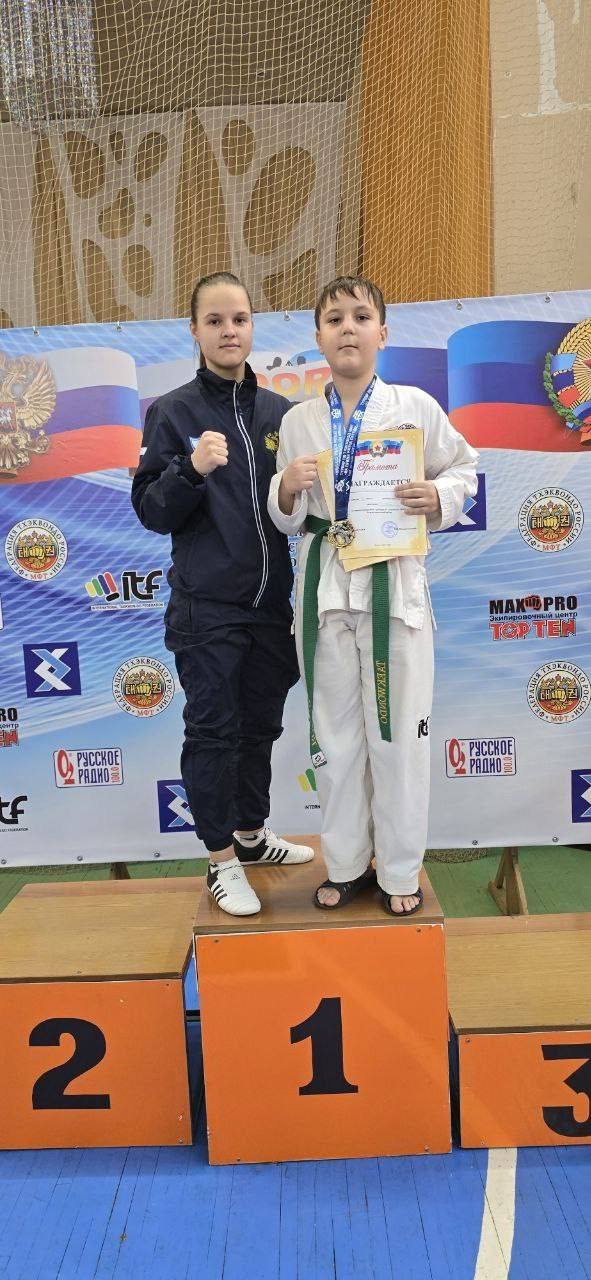 2 ноября 2025 года в Луганске прошли Региональные соревнования "Рождественский Кубок" ЛНР по тхэквондо МФТ, с которых наши тхэкводисты МБУ ДО СШ 1 опять таки привезли медали: 2 ноября 2025 года в Луганске прошли Региональные соревнования "Рождественский Кубок" ЛНР по тхэквондо МФТ, с которых наши тхэкводисты МБУ ДО СШ 1 опять таки привезли медали: