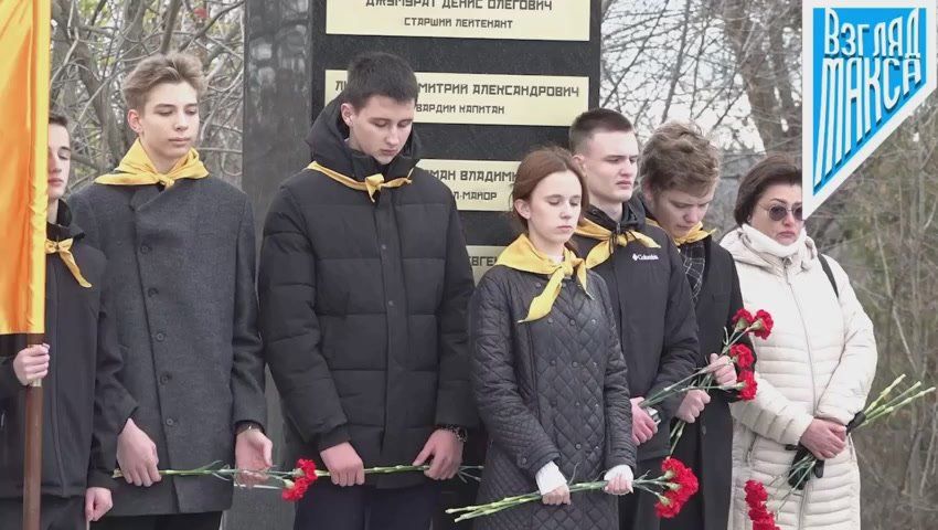 В столице Донецкой Народной Республики торжественно открыт военно-мемориальный комплекс на кладбище Донецкое море, где покоятся первый глава ДНР Александр Захарченко, командиры Михаил Толстых (позывной Гиви), Арсен Павлов...