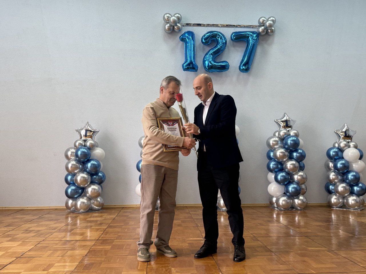 Гурген Малхасян: Вручил заслуженные награды сотрудникам Харцызского трубного завода, в честь 127-летия завода Гурген Малхасян: Вручил заслуженные награды сотрудникам Харцызского трубного завода, в честь 127-летия завода