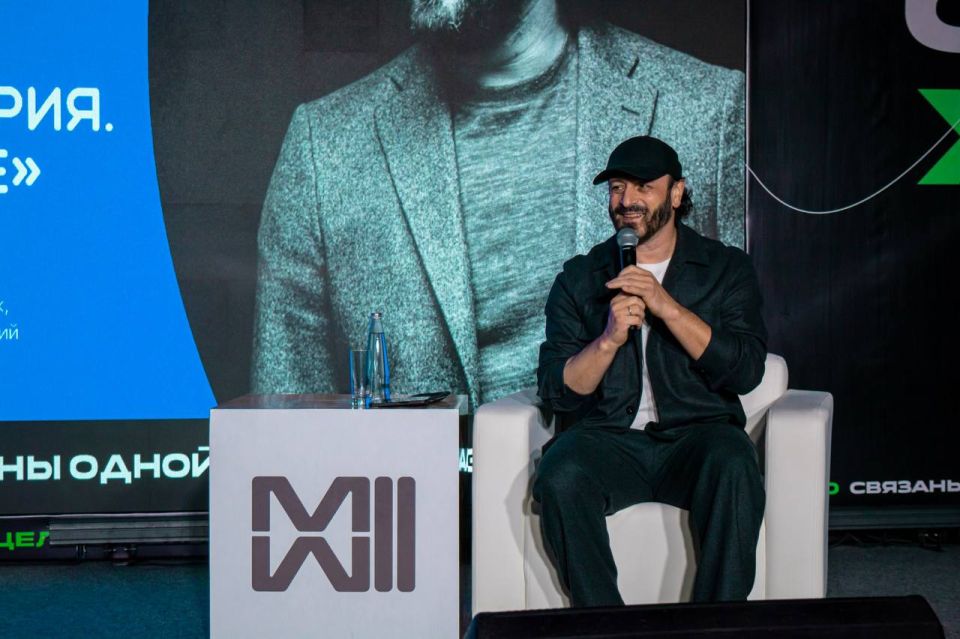 Сейчас или никогда. Лектор Общества «Знание», олимпийский чемпион, хореограф и продюсер Илья Авербух вдохновил участников Форума студенческих профсоюзных организаций и органов самоуправления на великие совершения Сейчас или никогда. Лектор Общества «Знание», олимпийский чемпион, хореограф и продюсер Илья Авербух вдохновил участников Форума студенческих профсоюзных организаций и органов самоуправления на великие совершения