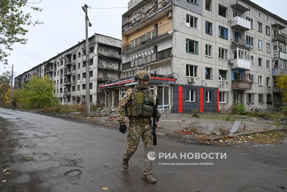 На улицах Селидово в ДНР.. Военный Осведомитель На улицах Селидово в ДНР.. Военный Осведомитель