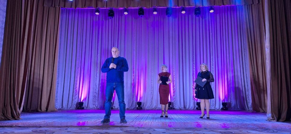 Александр Подгорный: 1 ноября во Дворце культуры им. Воровского состоялась праздничная программа «Музыка единства, сила нации», приуроченная ко Дню народного единства, который отмечается 4 ноября Александр Подгорный: 1 ноября во Дворце культуры им. Воровского состоялась праздничная программа «Музыка единства, сила нации», приуроченная ко Дню народного единства, который отмечается 4 ноября