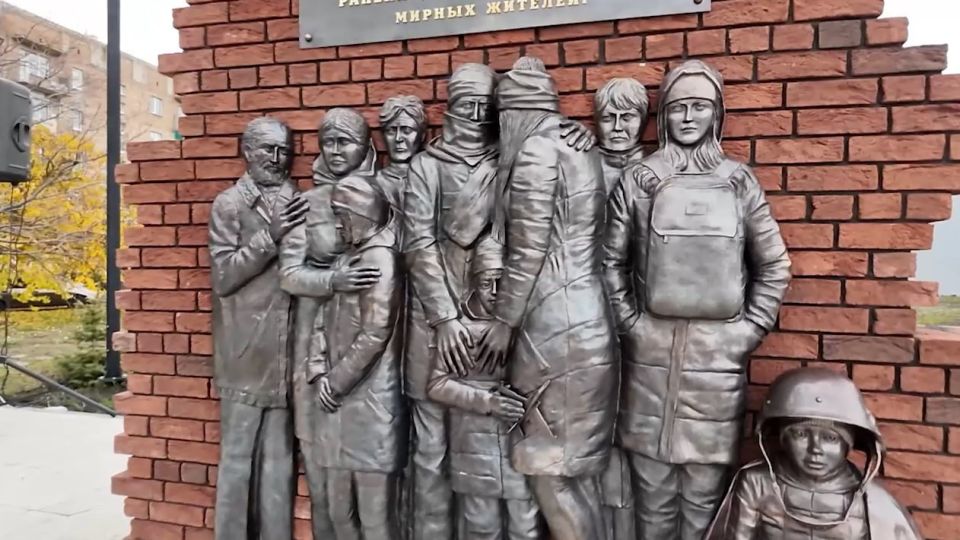 Памятник Герою России и ДНР Владимиру Жоге открыли в Волновахе Памятник Герою России и ДНР Владимиру Жоге открыли в Волновахе