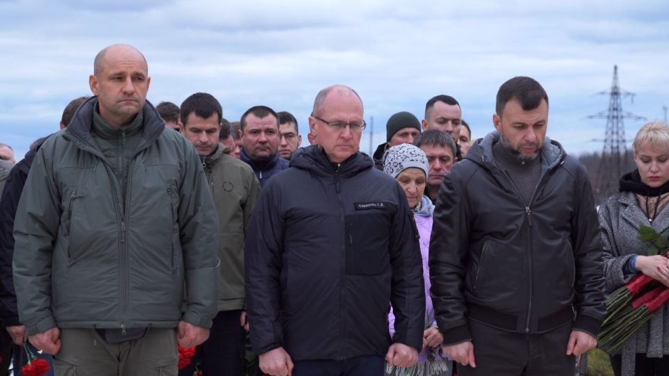 Артём Жога: В Волновахе на Донбассе создан памятник моему сыну, Герою России и Герою ДНР, командиру батальона "Спарта" Владимиру Жога Артём Жога: В Волновахе на Донбассе создан памятник моему сыну, Герою России и Герою ДНР, командиру батальона "Спарта" Владимиру Жога