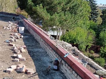 Наталья Великодная: Продолжается капитальный ремонт дома в пгт Тельманово