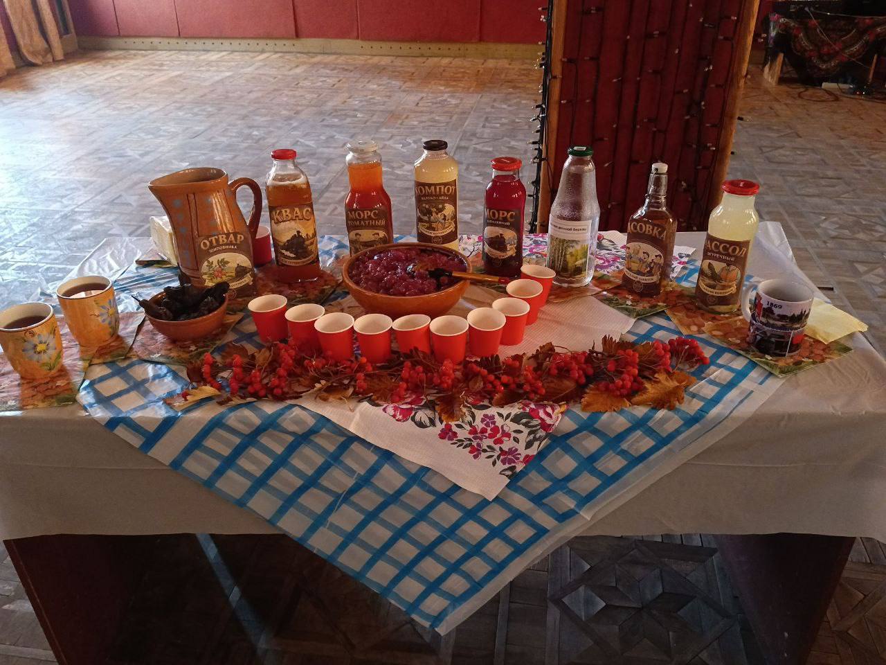 Денис Зубов: Фестиваль народной кухни. В рамках проведения мероприятий ко Дню Народного Единства в городском округе Иловайск состоялся фестиваль народной кухни, который прошел в Доме науки и техники Денис Зубов: Фестиваль народной кухни. В рамках проведения мероприятий ко Дню Народного Единства в городском округе Иловайск состоялся фестиваль народной кухни, который прошел в Доме науки и техники