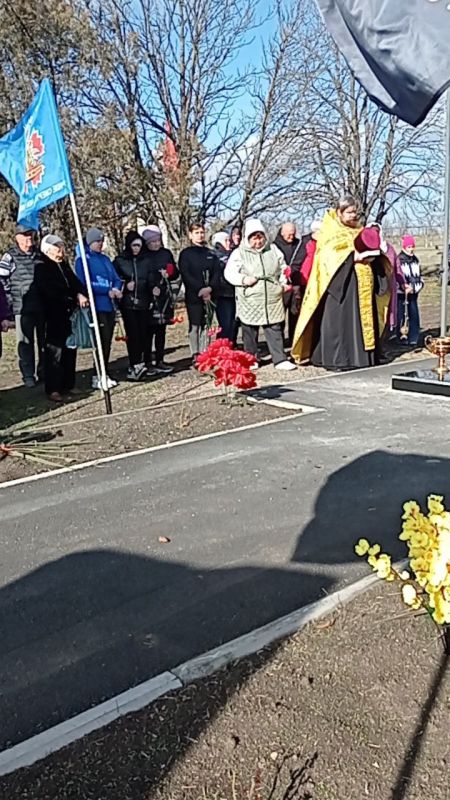 Николай Михайлов: 3 ноября в селе Коммунаровка состоялось торжественное открытие мемориала погибшим участникам СВО Николай Михайлов: 3 ноября в селе Коммунаровка состоялось торжественное открытие мемориала погибшим участникам СВО