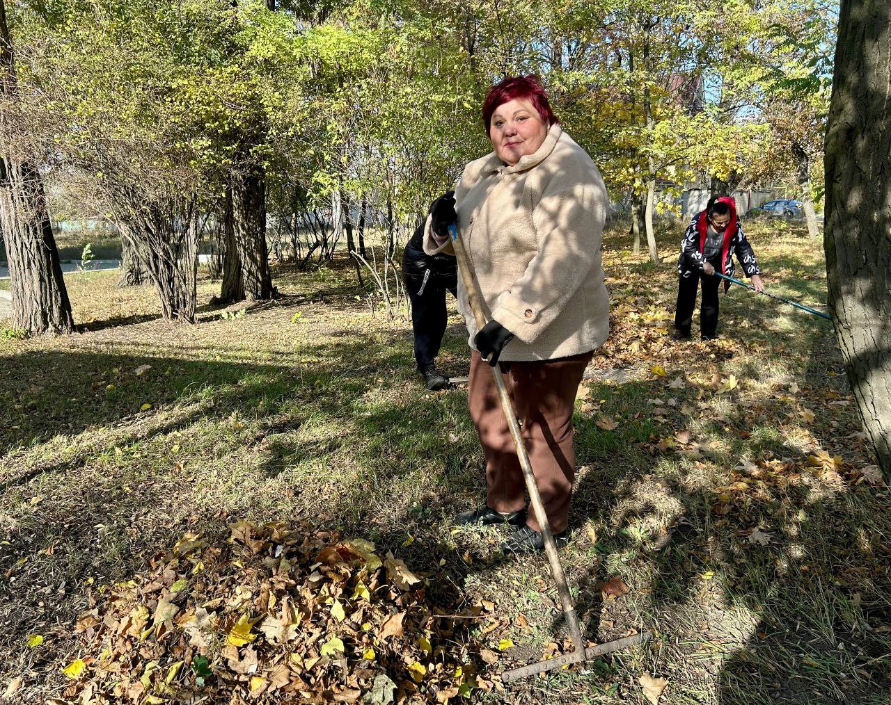 Семейный субботник в рамках акции "Россия - семья семей!" Семейный субботник в рамках акции "Россия - семья семей!"