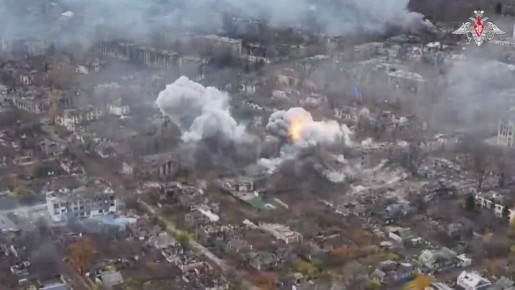 Юрий Котенок: Применение ФАБ-500 по ПВД укровермахта в н.п. Родинское (ДНР). Кадры МО РФ