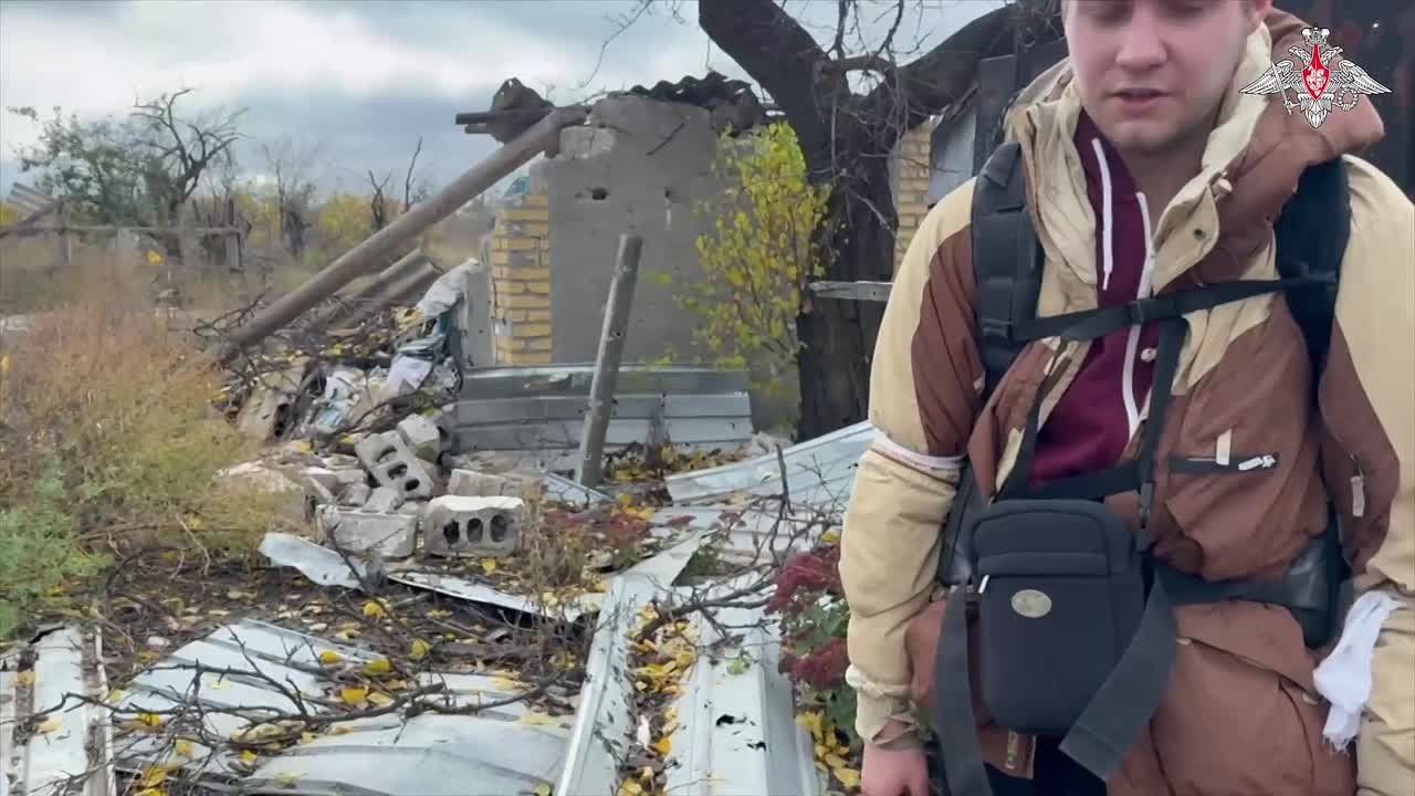 Минобороны России: Военнослужащие группировки войск «Центр» эвакуируют мирных жителей Красноармейска Донецкой Народной Республики из зоны активных боевых действий в тыловые районы