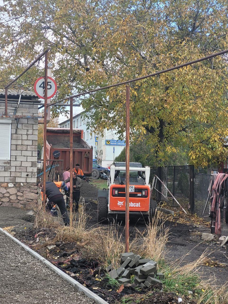 Наталья Великодная: Свердловская область продолжает благоустройство территории вокруг здания ЕДДС в Тельманово Наталья Великодная: Свердловская область продолжает благоустройство территории вокруг здания ЕДДС в Тельманово