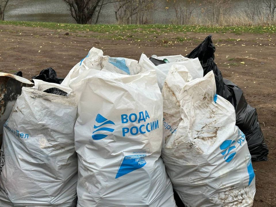 Денис Зубов: Субботник от волонтеров. Волонтеры центра «Дома Народного Единства» шеф-региона Нижегородской области провели продуктивные выходные в Иловайске Денис Зубов: Субботник от волонтеров. Волонтеры центра «Дома Народного Единства» шеф-региона Нижегородской области провели продуктивные выходные в Иловайске