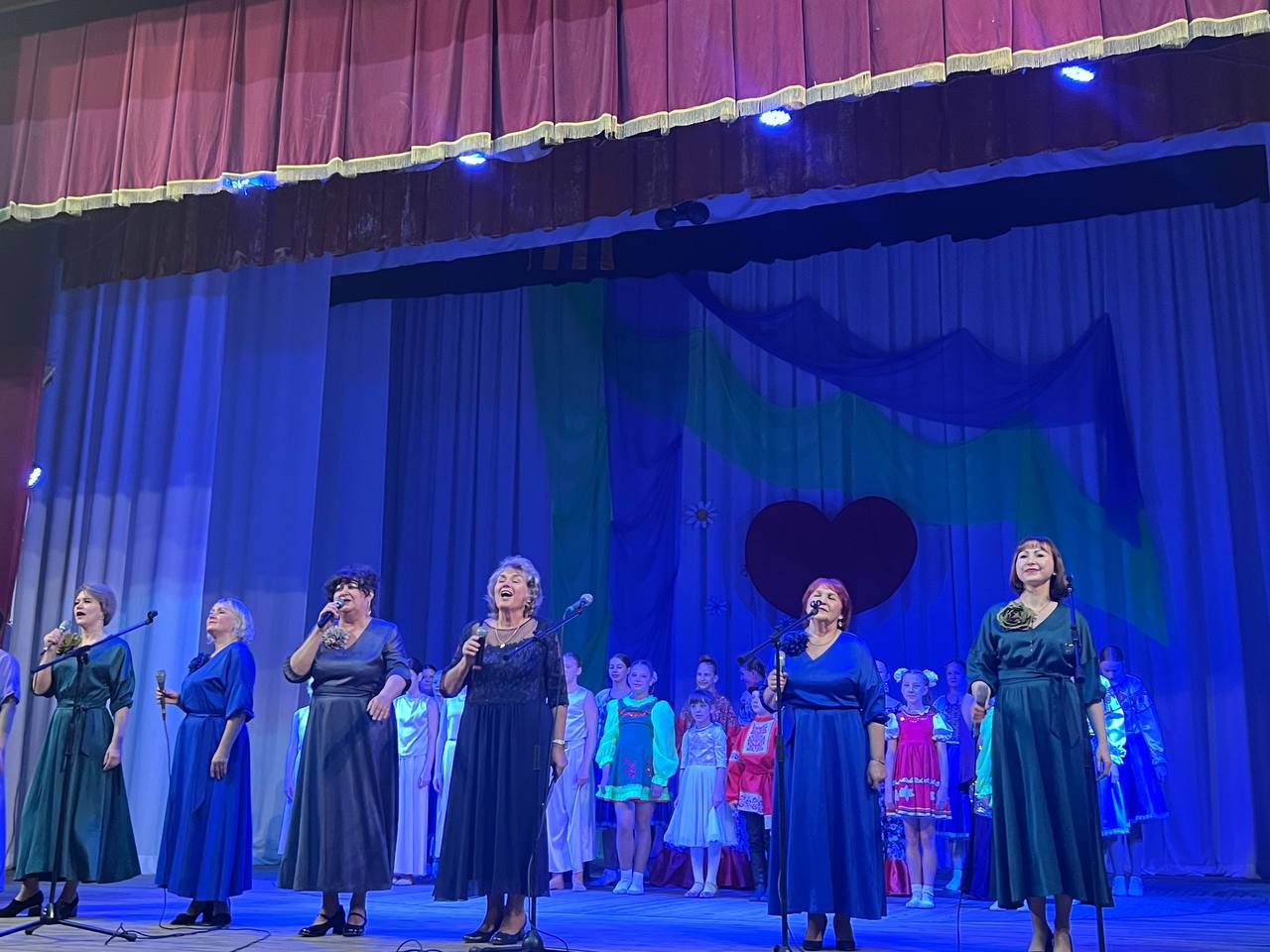 Женский клуб «СчастливаЯ» отметил первый юбилей Женский клуб «СчастливаЯ» отметил первый юбилей