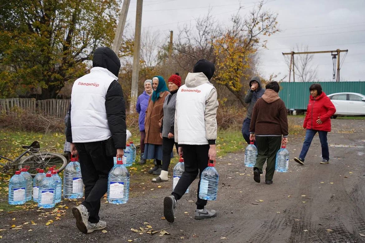 По инициативе Главы ДНР Дениса Пушилина в республике стартует месячник волонтерства: его цель — отметить труд волонтеров и вдохновить больше людей присоединиться к этому благородному делу По инициативе Главы ДНР Дениса Пушилина в республике стартует месячник волонтерства: его цель — отметить труд волонтеров и вдохновить больше людей присоединиться к этому благородному делу