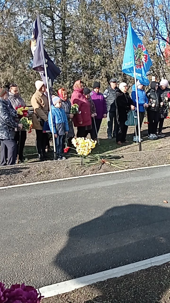 В Коммунаровке открыли мемориал погибшим участникам СВО В Коммунаровке открыли мемориал погибшим участникам СВО