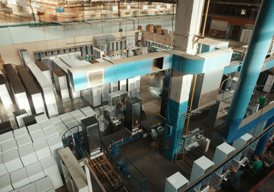 Кирилл Макаров: Во многих домах на просторах бывшего Советского Союза до сих пор служат верой и правдой холодильники «Донбасс» Кирилл Макаров: Во многих домах на просторах бывшего Советского Союза до сих пор служат верой и правдой холодильники «Донбасс»