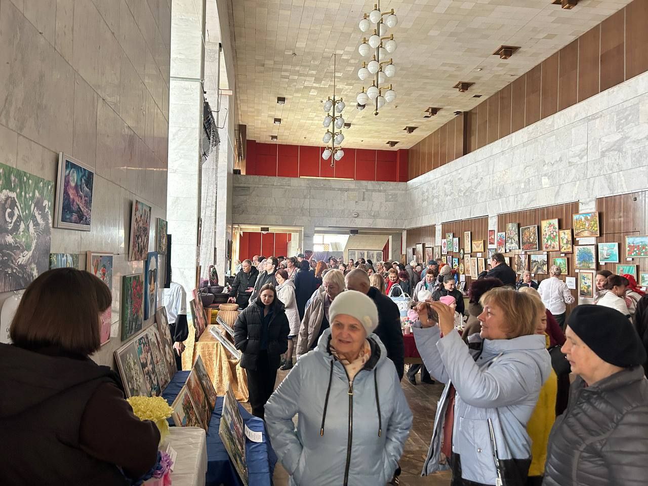 В воскресенье, 2 ноября, в Доме науки и техники СМЭУ Иловайск Донецкого филиала ФГУП "Железные дороги Новороссии" состоялось торжественное открытие традиционного фестиваля "Город мастеров" В воскресенье, 2 ноября, в Доме науки и техники СМЭУ Иловайск Донецкого филиала ФГУП "Железные дороги Новороссии" состоялось торжественное открытие традиционного фестиваля "Город мастеров"