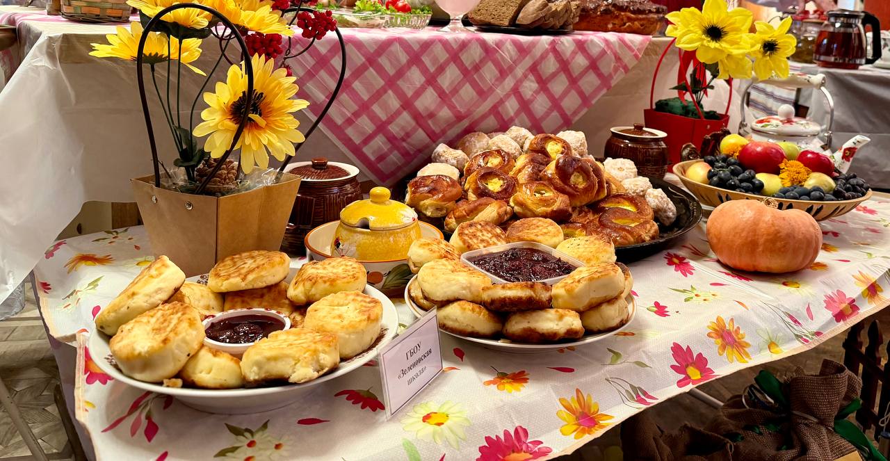 В Иловайске отметили День народного единства фестивалем мастеров и русской кухни В Иловайске отметили День народного единства фестивалем мастеров и русской кухни