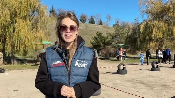 Действуем Единым Фронтом. Активисты Тельмановского штаба МР и МГЕР ДНР приняли участие в военно-спортивных состязаниях, посвящённых Дню народного единства, которые проходили на набережной города Новоазовска