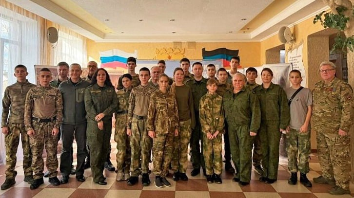 В Донецкой Народной Республике сотрудники СК России организовали для кадет патриотическое мероприятие