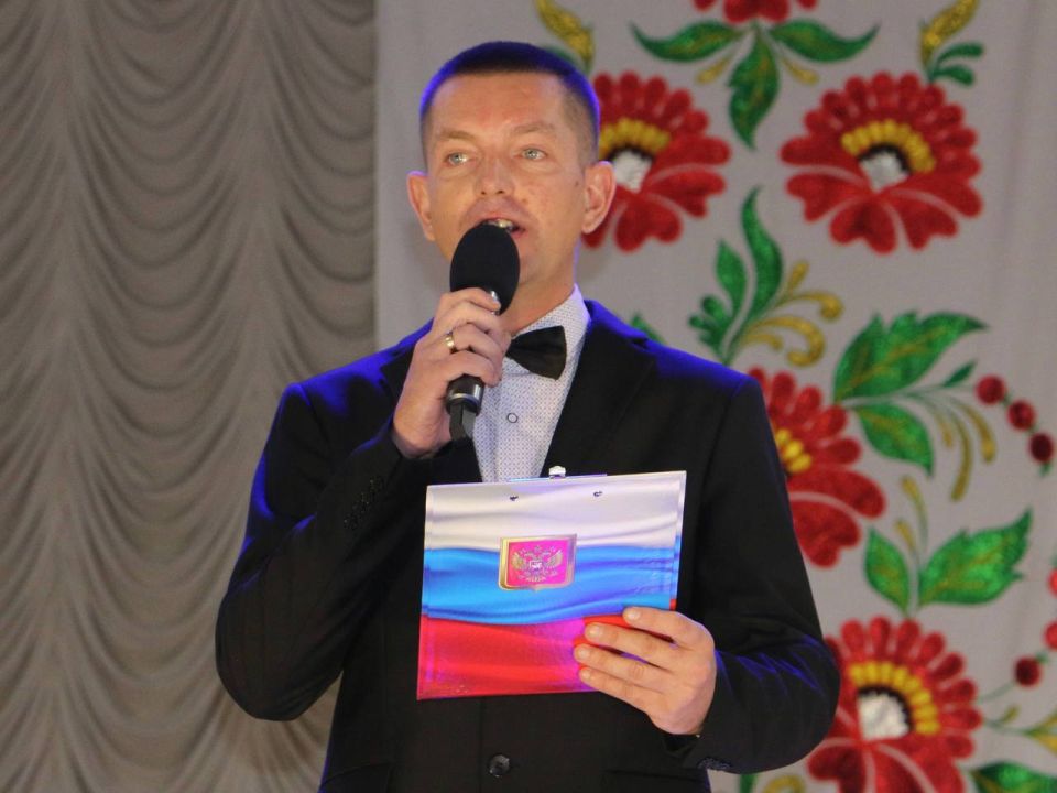 4 ноября, на сцене Харцызского городского Дворца культуры, развернулся праздничный концерт, посвященный Дню народного единства в рамках проекта партии Единая Россия «Историческая память» 4 ноября, на сцене Харцызского городского Дворца культуры, развернулся праздничный концерт, посвященный Дню народного единства в рамках проекта партии Единая Россия «Историческая память»