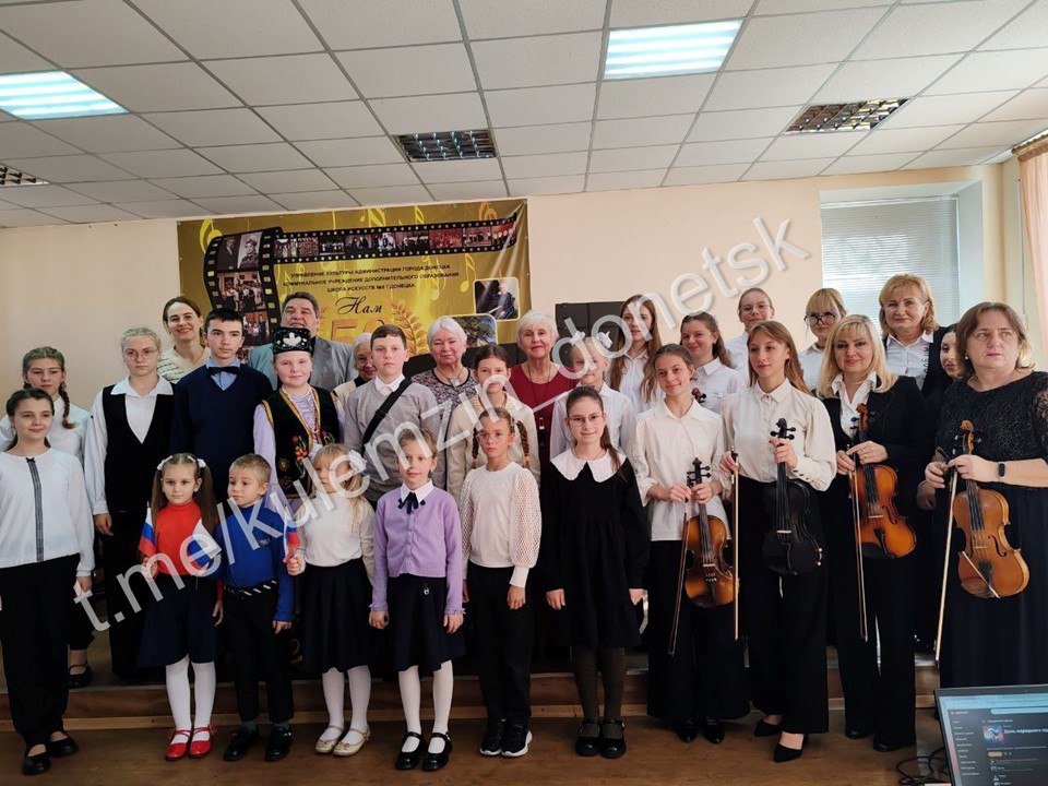 В многонациональном и многокультурном Донецке День народного единства стал ярким поводом собраться вместе и вспомнить о важности силы нашего единения и дружбы В многонациональном и многокультурном Донецке День народного единства стал ярким поводом собраться вместе и вспомнить о важности силы нашего единения и дружбы