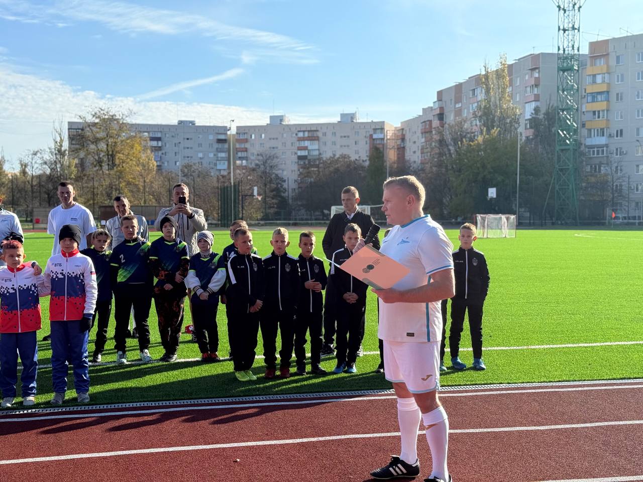 В Мариуполе состоялась товарищеская встреча сборных команд по футболу городов-побратимов Санкт-Петербурга и Мариуполя В Мариуполе состоялась товарищеская встреча сборных команд по футболу городов-побратимов Санкт-Петербурга и Мариуполя