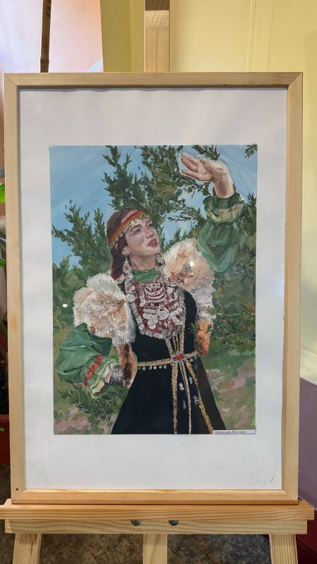 В Макеевки открылась выставка рисунков «Мы — народ и мы едины» В Макеевки открылась выставка рисунков «Мы — народ и мы едины»