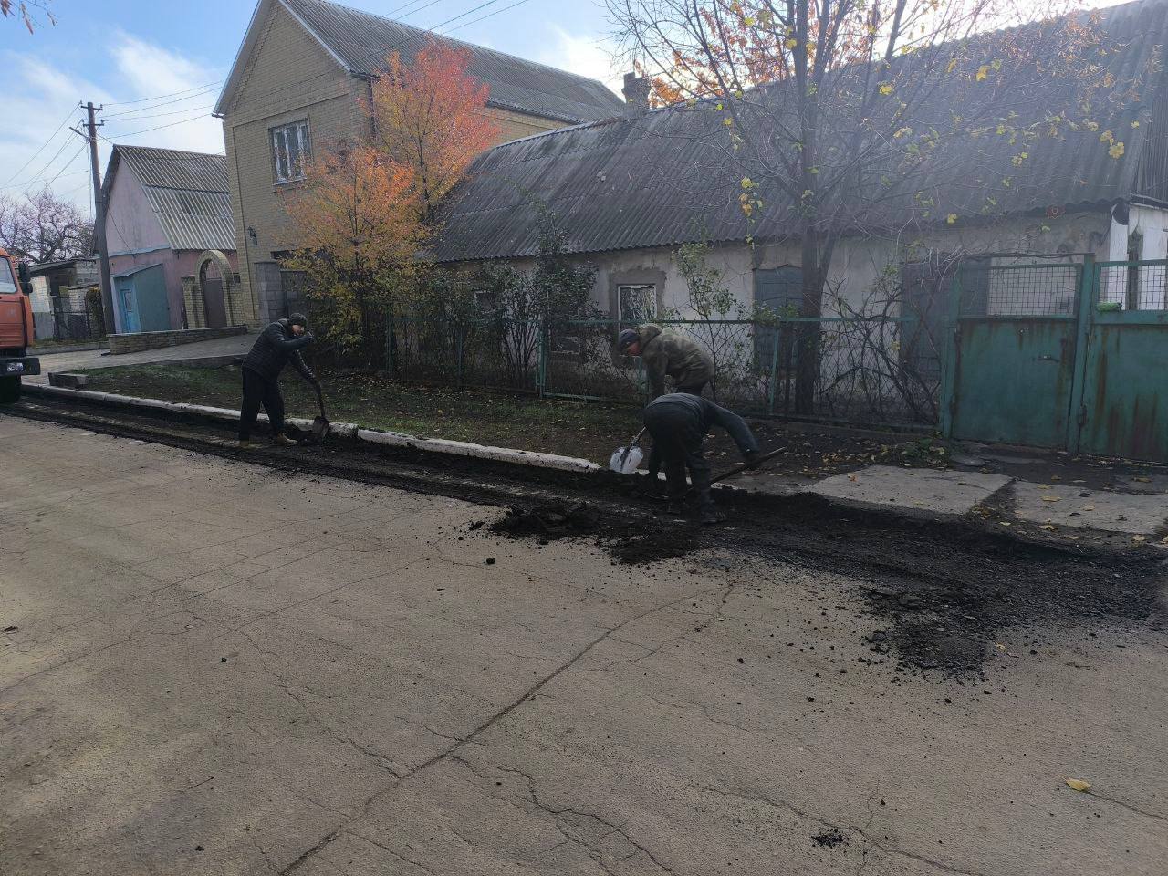 Денис Зубов: В рамках заключенного контракта администрации городского округа Иловайск с подрядной организацией начата фрезеровка дорожного покрытия по пер Денис Зубов: В рамках заключенного контракта администрации городского округа Иловайск с подрядной организацией начата фрезеровка дорожного покрытия по пер