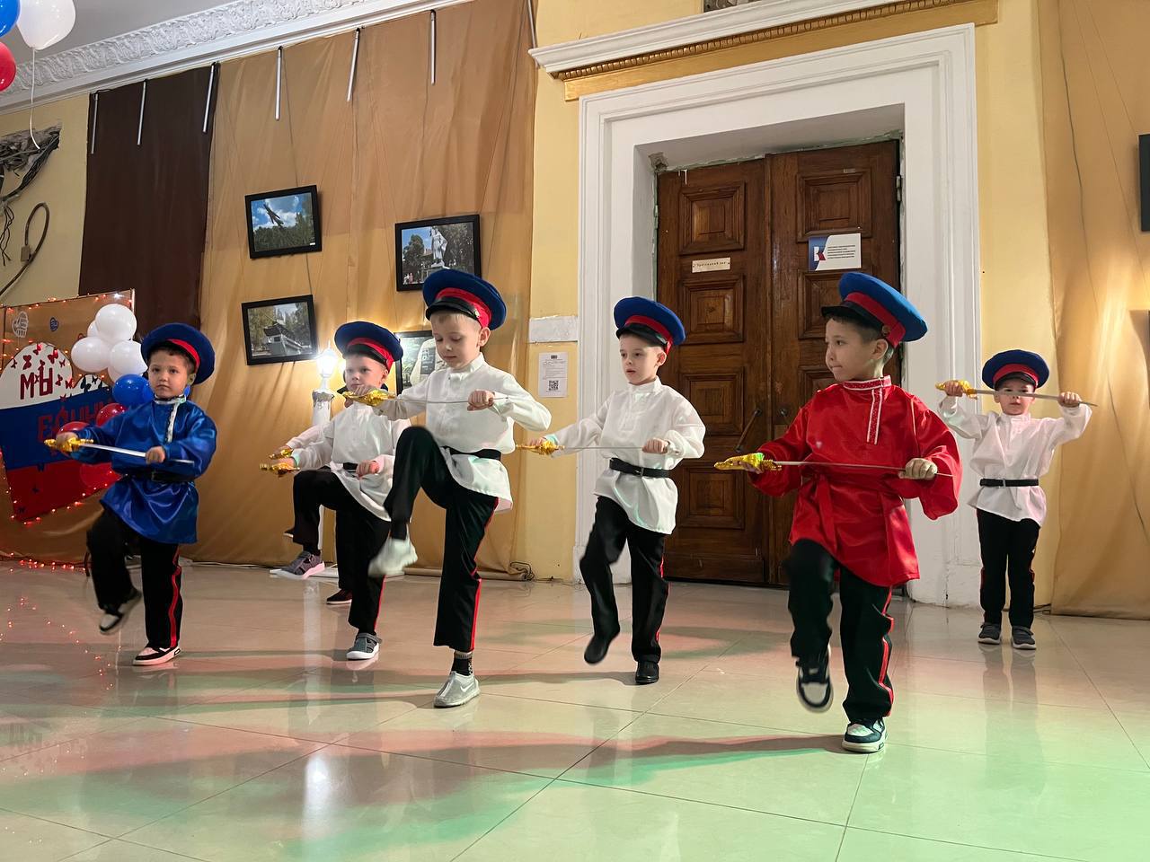 Сегодня в Харцызском Дворце культуры, в рамках партийного проекта Единой России «Культура малой Родины», состоялся яркий гастрономический фестиваль, продемонстрировавший богатство кулинарных традиций разных народов Сегодня в Харцызском Дворце культуры, в рамках партийного проекта Единой России «Культура малой Родины», состоялся яркий гастрономический фестиваль, продемонстрировавший богатство кулинарных традиций разных народов