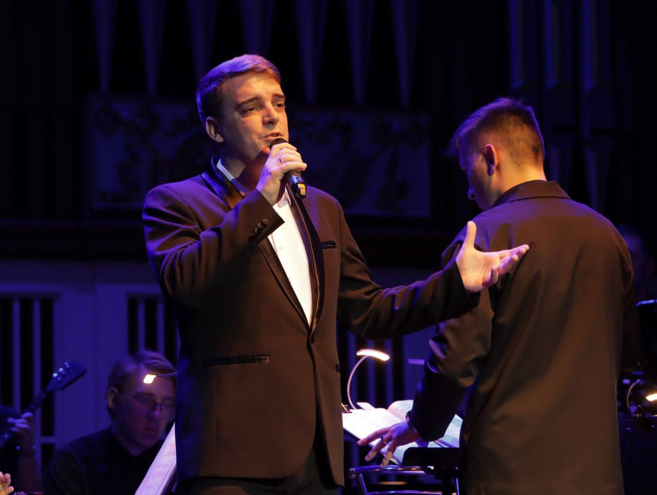 В Донецкой филармонии прошел духоподъёмный концерт «Звучание нашей страны», приуроченный ко Дню народного единства В Донецкой филармонии прошел духоподъёмный концерт «Звучание нашей страны», приуроченный ко Дню народного единства