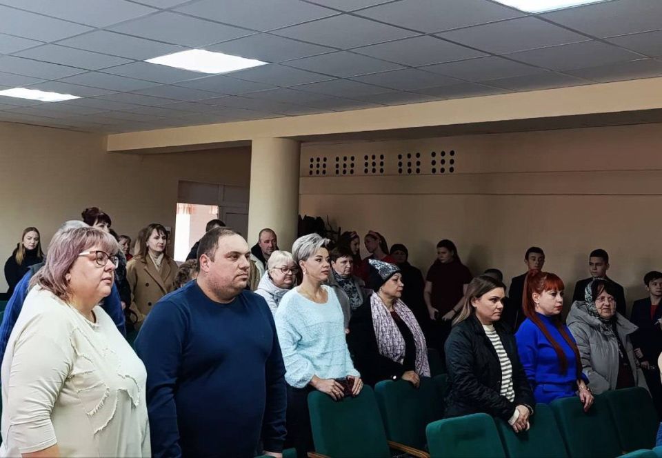 В Ждановке состоялся праздничный концерт ко Дню народного единства В Ждановке состоялся праздничный концерт ко Дню народного единства