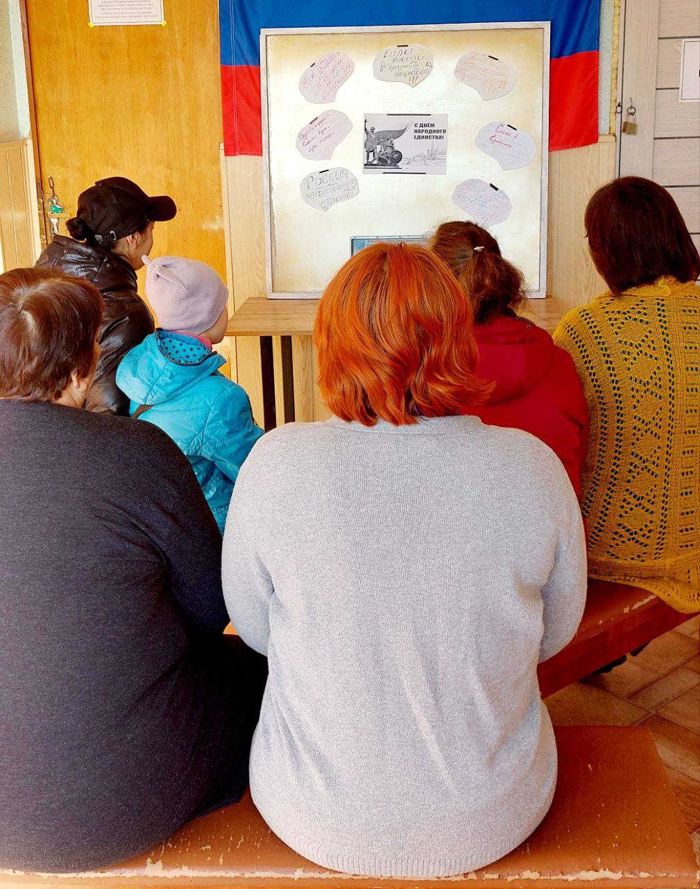 День народного единства — дань глубокого уважения к тем знаменательным страницам отечественной истории, когда патриотизм и гражданственность помогли нашему народу объединиться и защитить страну День народного единства — дань глубокого уважения к тем знаменательным страницам отечественной истории, когда патриотизм и гражданственность помогли нашему народу объединиться и защитить страну