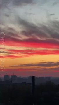 Вы только посмотрите какой роскошный сегодня был закат над нашим любимым Донецком
