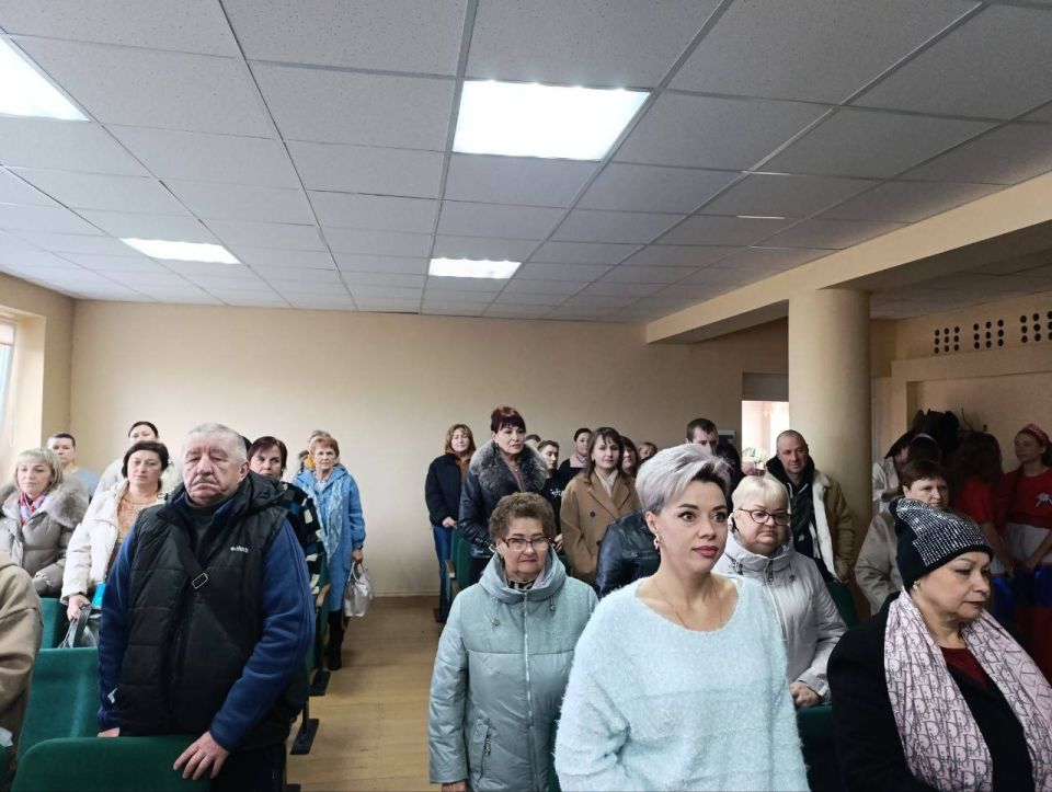 В Ждановке состоялся праздничный концерт ко Дню народного единства В Ждановке состоялся праздничный концерт ко Дню народного единства