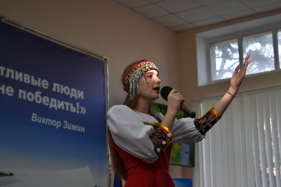 В Амвросиевке отметили День Народного Единства В Амвросиевке отметили День Народного Единства