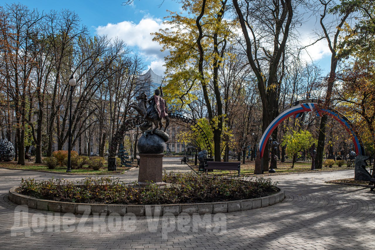 Волшебство в центре Донецка: Парк кованых фигур объединяет сказку и вымысел, Европу и Азию Волшебство в центре Донецка: Парк кованых фигур объединяет сказку и вымысел, Европу и Азию