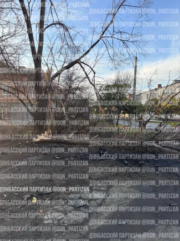 Славянск — удар «Герани-2» по району дислокации подразделений ВСУ вблизи АЗС «Азимут» Славянск — удар «Герани-2» по району дислокации подразделений ВСУ вблизи АЗС «Азимут»