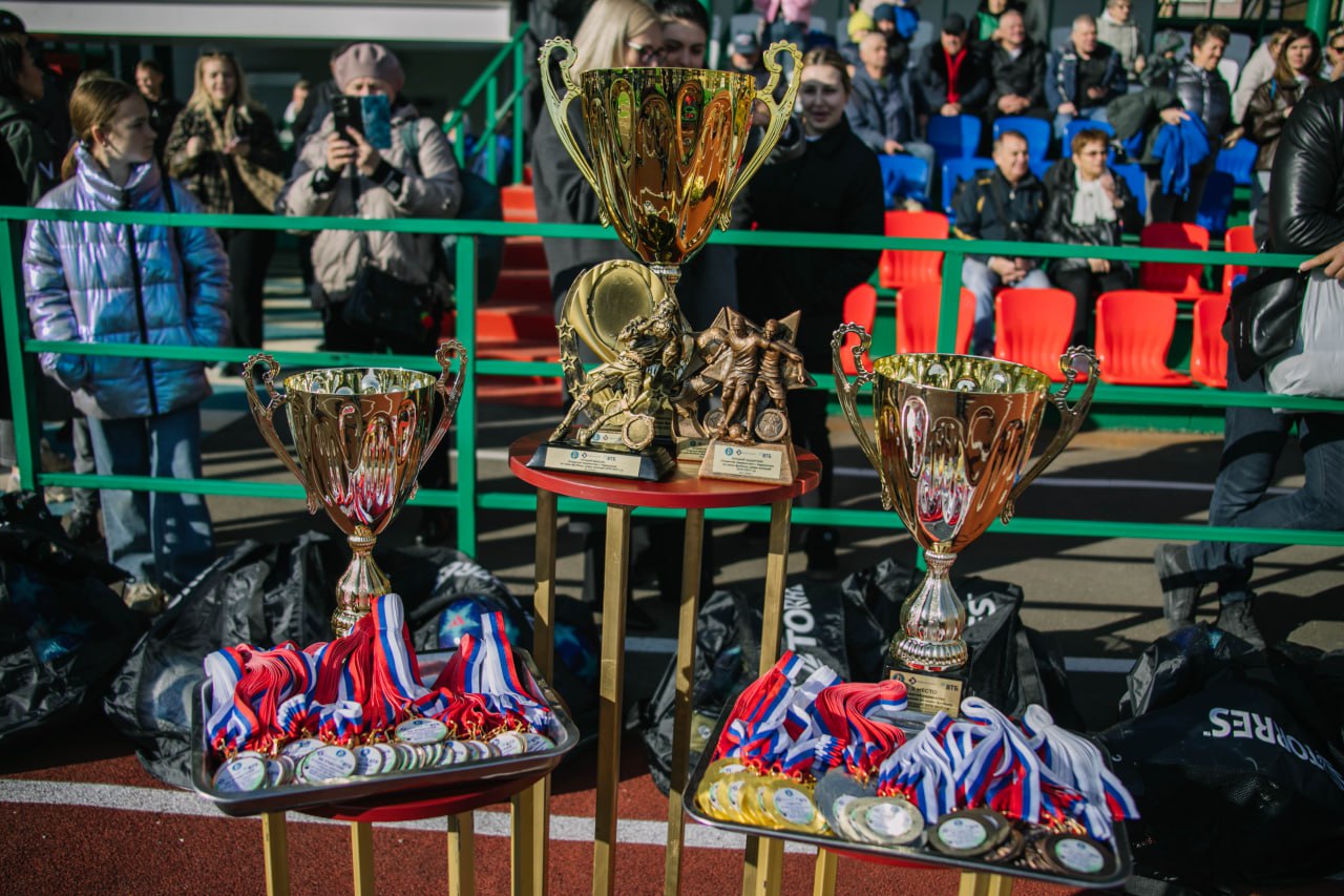 Антон Кольцов: Добрые традиции остаются неизменными - в День народного единства провели футбольный товарищеский матч между сборными командами ветеранов Санкт-Петербурга и Мариуполя Антон Кольцов: Добрые традиции остаются неизменными - в День народного единства провели футбольный товарищеский матч между сборными командами ветеранов Санкт-Петербурга и Мариуполя