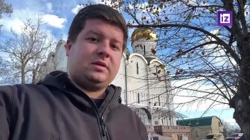 В освобожденном селе Никольское в ДНР рядом с Угледаром прошли праздничная служба и крестный ход в честь Дня народного единства и дня Казанской иконы Божией Матери, передает корреспондент "Известий" Евгений Быковский