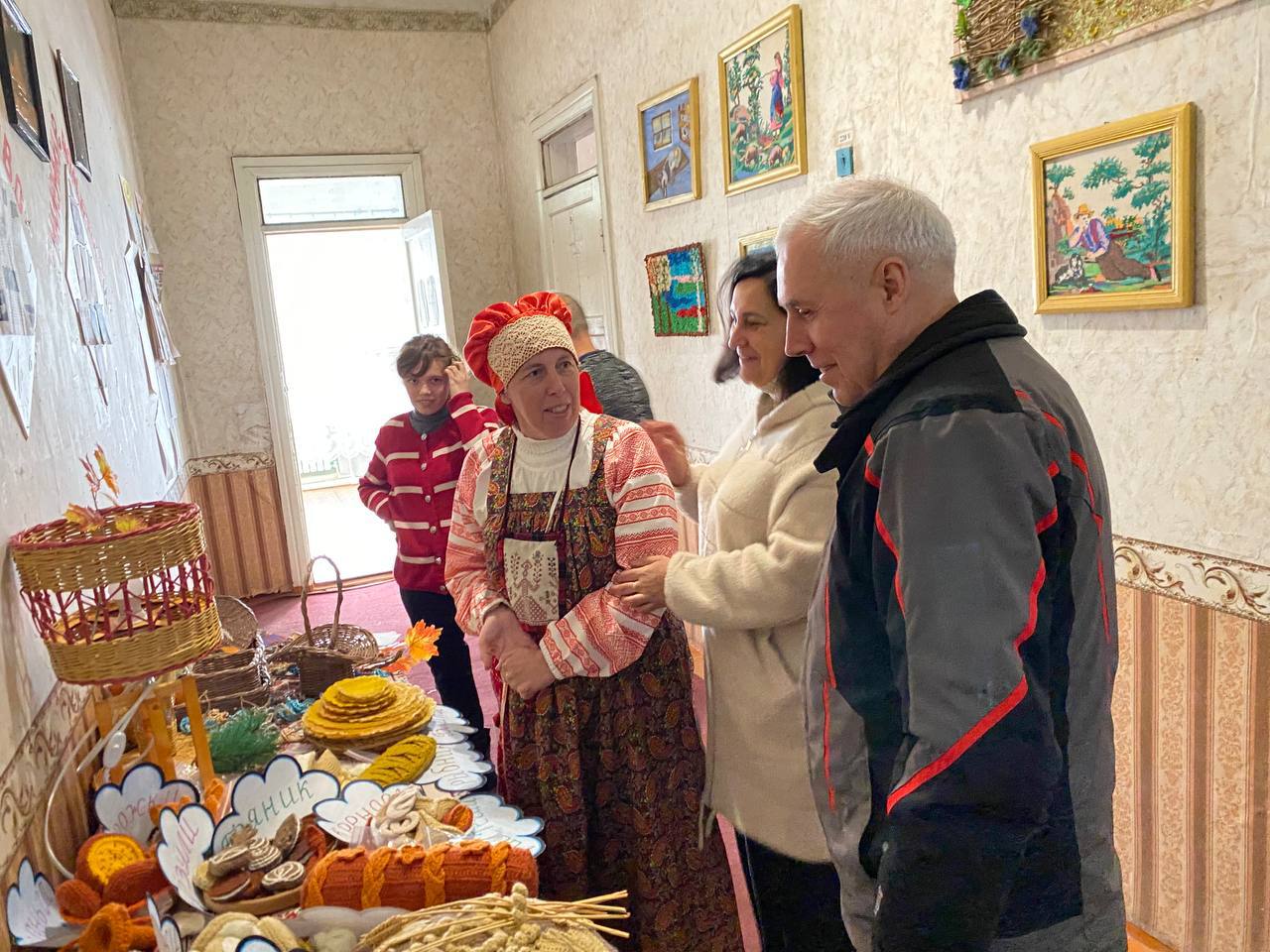 Евгений Поплавский: Сегодня в городах и посёлках нашего округа царила по-настоящему праздничная атмосфера, наполненная духом единства и дружбы Евгений Поплавский: Сегодня в городах и посёлках нашего округа царила по-настоящему праздничная атмосфера, наполненная духом единства и дружбы