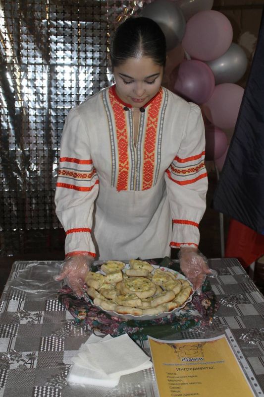 4 ноября в стенах МБУ "Зугрэсский городской Дворец культуры" состоялся гастрофестиваль "Натощак и песня не поётся" В рамках проекта Единая Россия "Культура Малой Родины" 4 ноября в стенах МБУ "Зугрэсский городской Дворец культуры" состоялся гастрофестиваль "Натощак и песня не поётся" В рамках проекта Единая Россия "Культура Малой Родины"