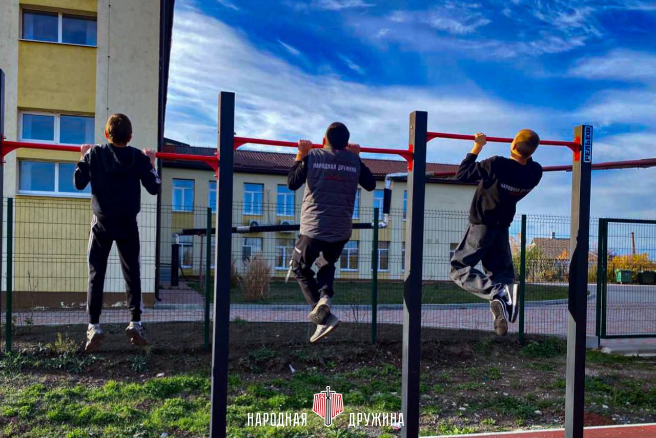 В движении – наша сила!. Активисты Народной Дружины Мангушского округа не сидят на месте! В рамках проекта «Старший Брат» прошла очередная продуктивная тренировка по общей физической подготовке В движении – наша сила!. Активисты Народной Дружины Мангушского округа не сидят на месте! В рамках проекта «Старший Брат» прошла очередная продуктивная тренировка по общей физической подготовке