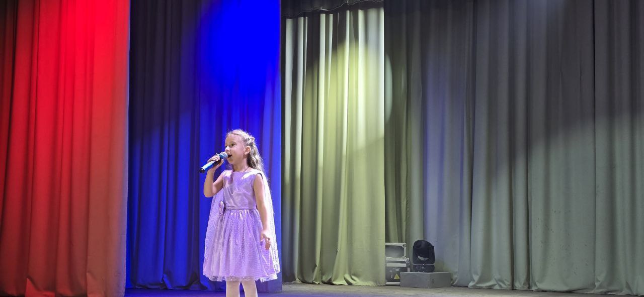 Александр Качанов: В Докучаевске прошел праздничный концерт ко Дню народного единства в рамках проекта «Историческая память» Партии «Единая Россия» Александр Качанов: В Докучаевске прошел праздничный концерт ко Дню народного единства в рамках проекта «Историческая память» Партии «Единая Россия»