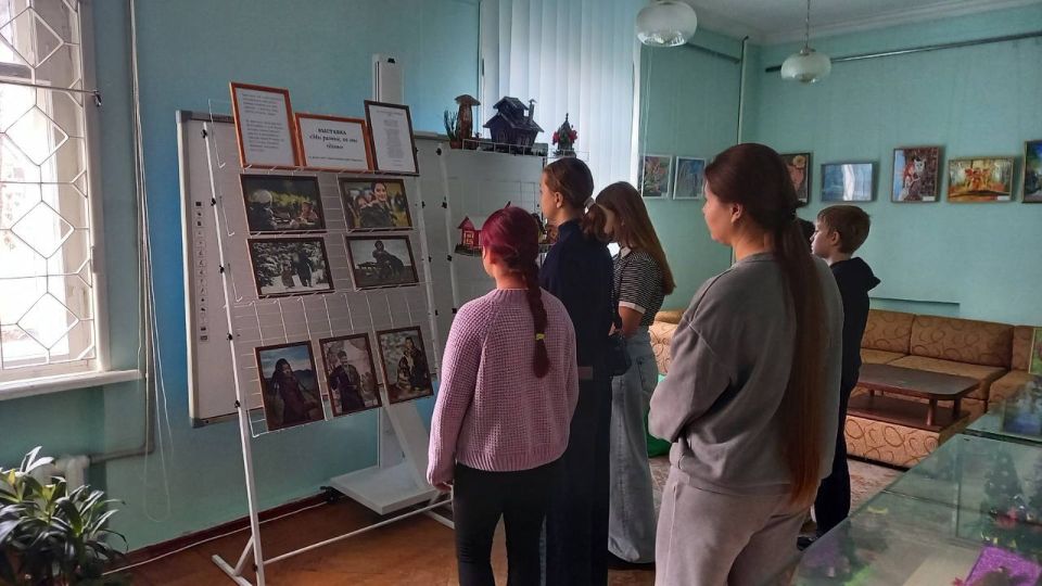 В МБУ «Музей истории города Харцызска» открылась выставка ко Дню единства из фондов музея «Мы разные, но мы едины» В МБУ «Музей истории города Харцызска» открылась выставка ко Дню единства из фондов музея «Мы разные, но мы едины»