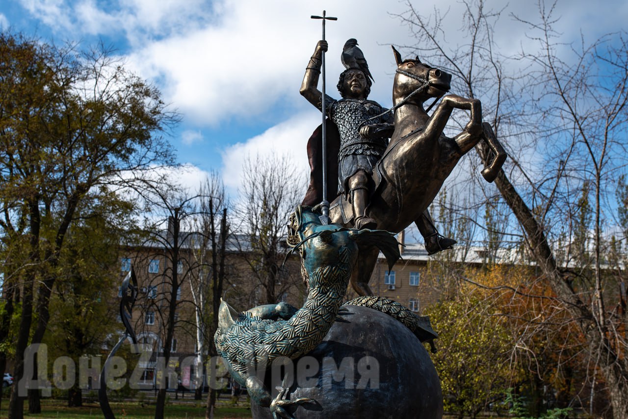 Волшебство в центре Донецка: Парк кованых фигур объединяет сказку и вымысел, Европу и Азию Волшебство в центре Донецка: Парк кованых фигур объединяет сказку и вымысел, Европу и Азию