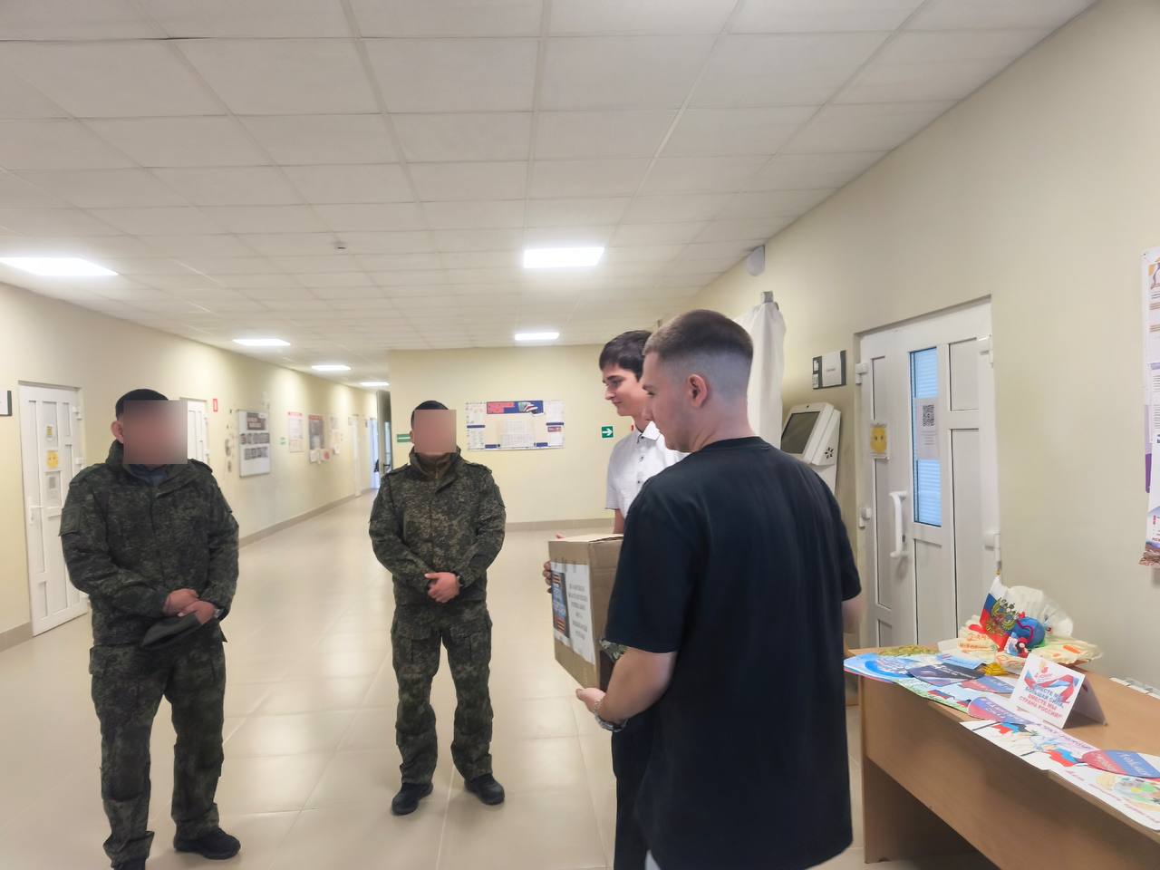 Акция «Тепло сердец» в Мангушском округе: школьники поздравили российских военнослужащих Акция «Тепло сердец» в Мангушском округе: школьники поздравили российских военнослужащих