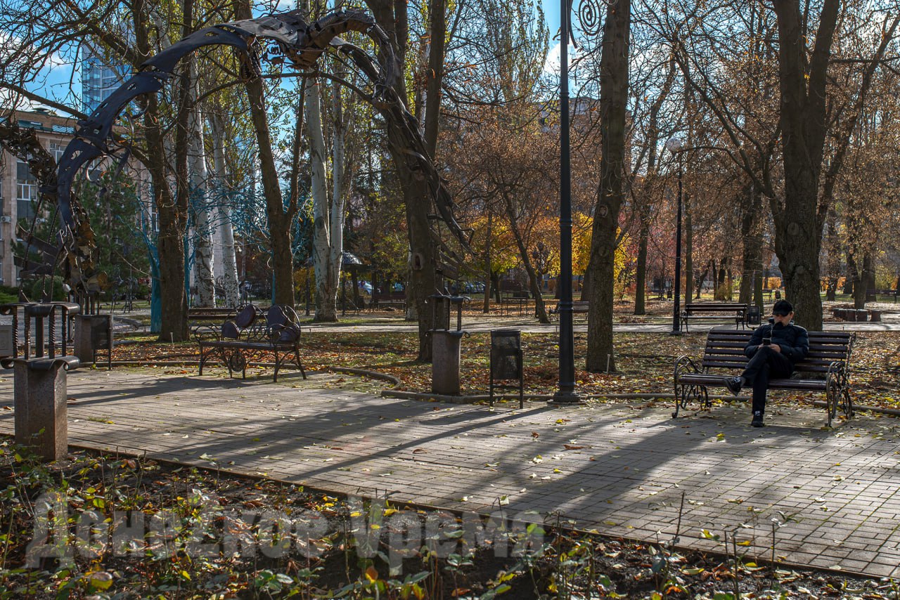 Волшебство в центре Донецка: Парк кованых фигур объединяет сказку и вымысел, Европу и Азию Волшебство в центре Донецка: Парк кованых фигур объединяет сказку и вымысел, Европу и Азию