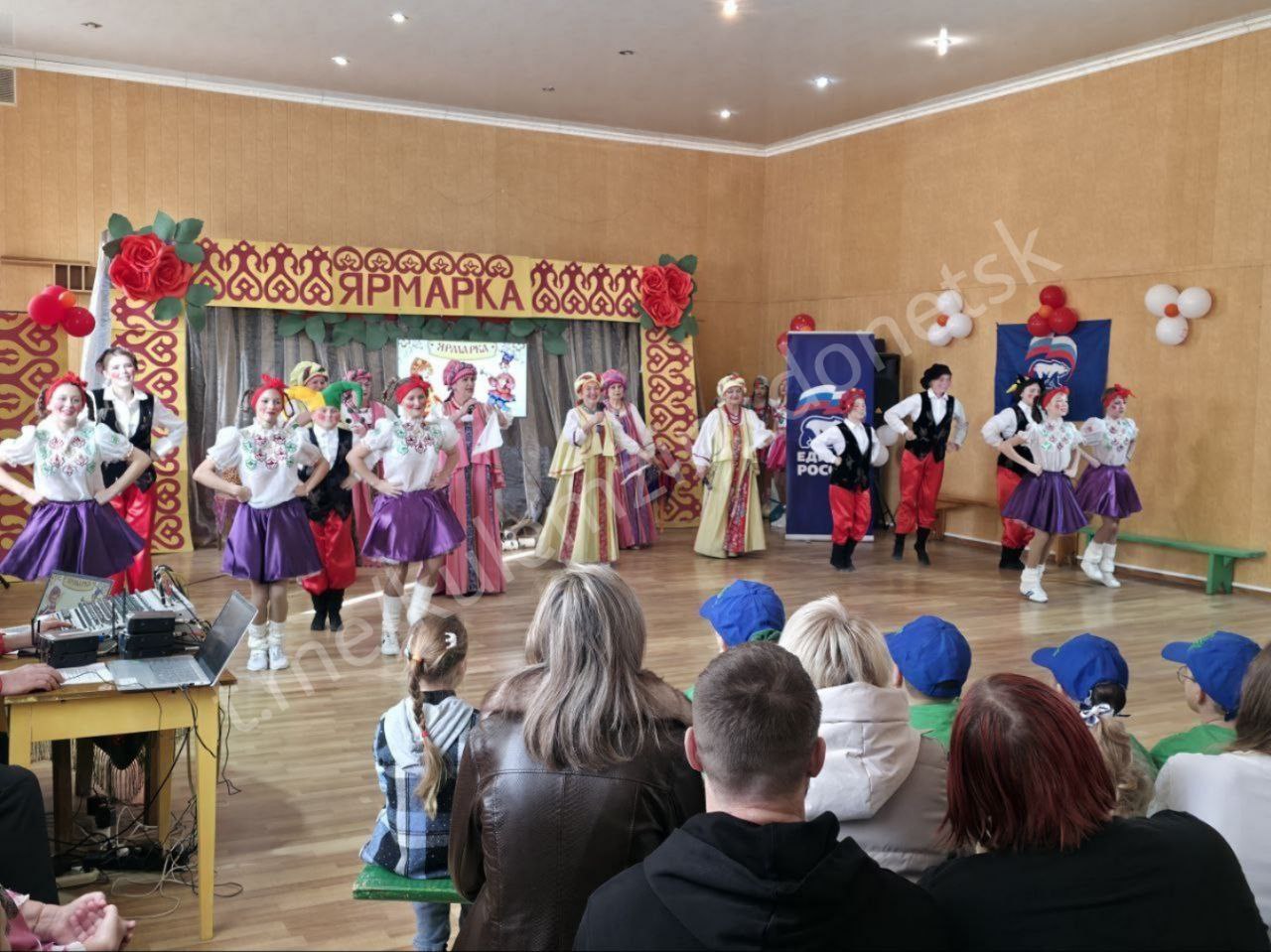 Сегодня во Дворце культуры «Смолянка» в рамках проекта «Культура малой родины» партии «Единая Россия» состоялся Фестиваль русской кухни «В старину едали деды», посвящённый Дню народного единства! Сегодня во Дворце культуры «Смолянка» в рамках проекта «Культура малой родины» партии «Единая Россия» состоялся Фестиваль русской кухни «В старину едали деды», посвящённый Дню народного единства!